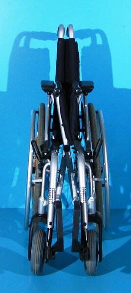 Scaun cu rotile Drive, latime sezut 45 cm,